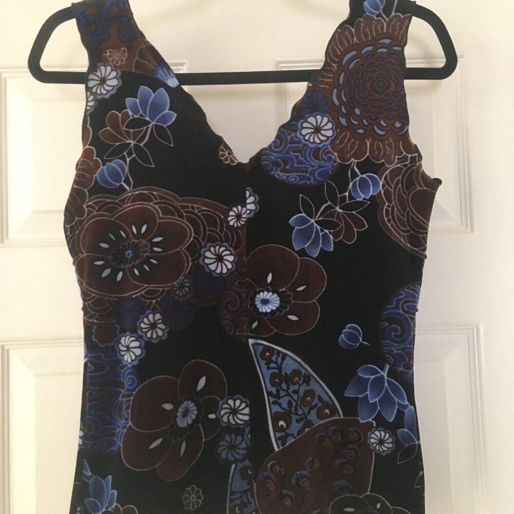 New Soft Sexy Velvet-like Top with a Touch of Strech (M)